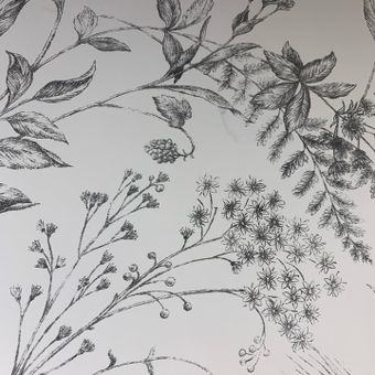 Grå gardin med svarte blomster